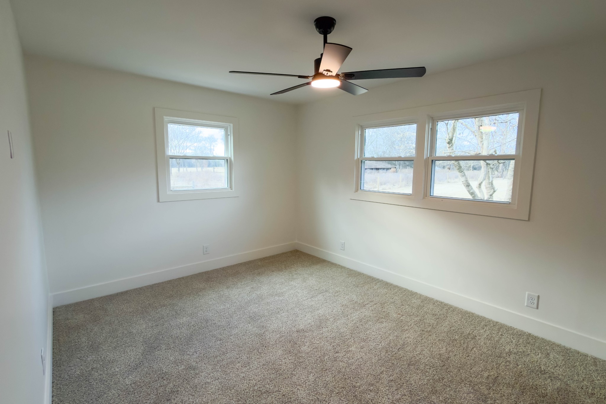 2239 Hunter Bills Road Lewisburg, TN 37091 - Photo 26 of 53 an empty room with a window