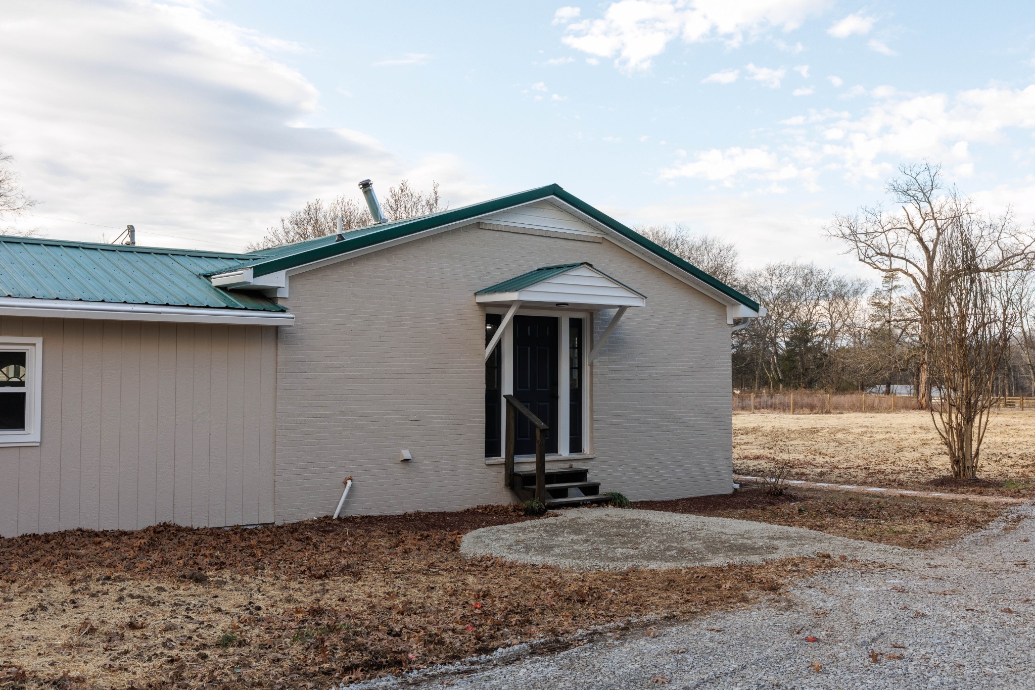 2239 Hunter Bills Road Lewisburg, TN 37091 - Photo 36 of 53 a backyard of a house