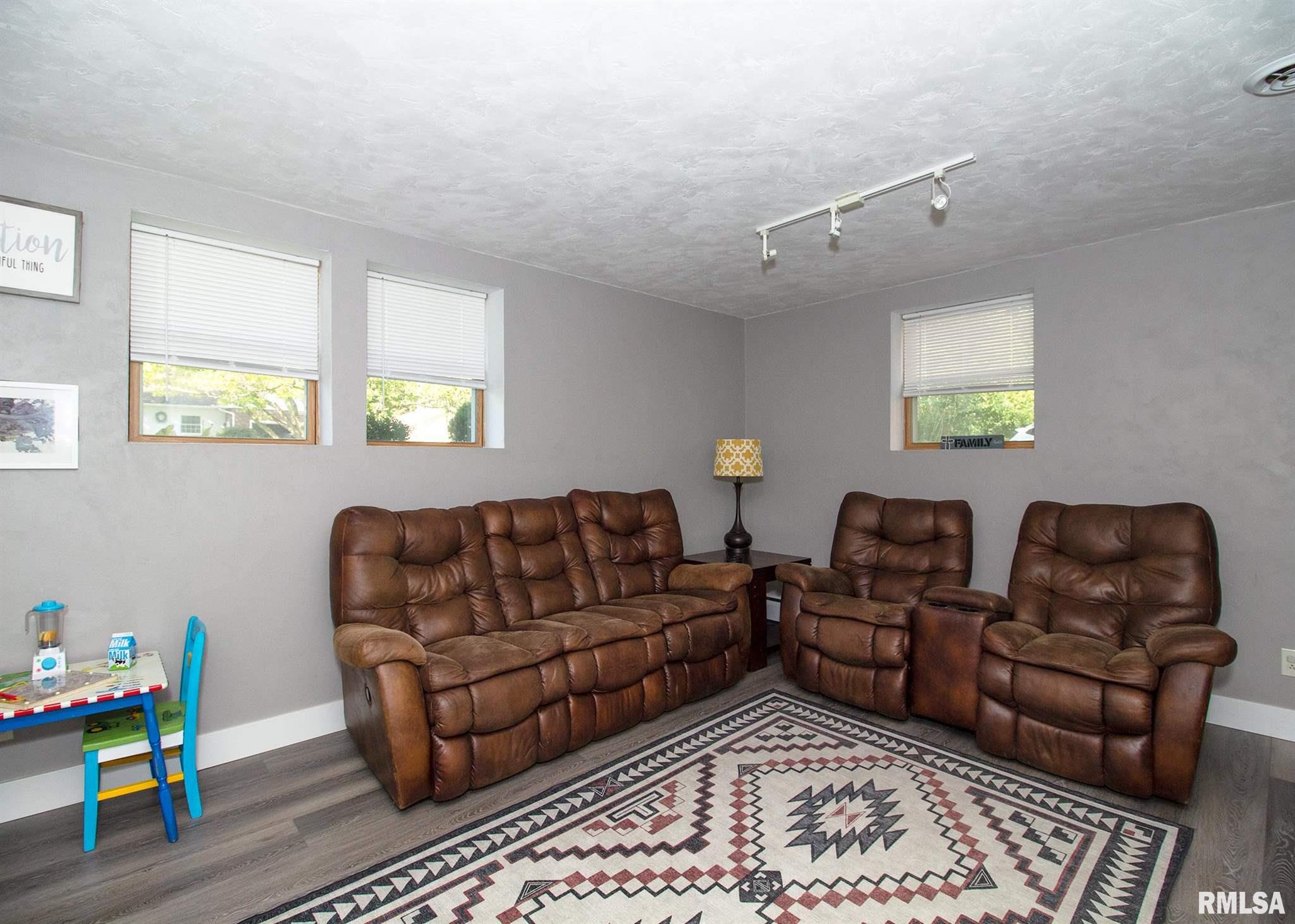 1826 45th Street Moline, IL 61265 - Photo 22 of 26 Gallery Image 22
