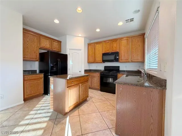 $2,500 | 7473 Glorious Sun Drive, Las Vegas, NV 89178