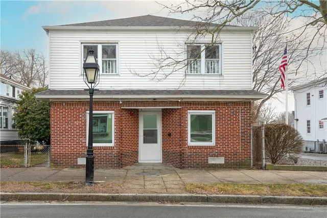 $1,650 | 546 Main Street, Warren, RI 02885