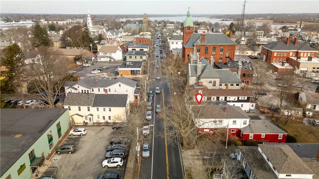 $1,650 | 546 Main Street, Warren, RI 02885