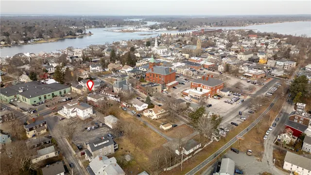 $1,650 | 546 Main Street, Warren, RI 02885