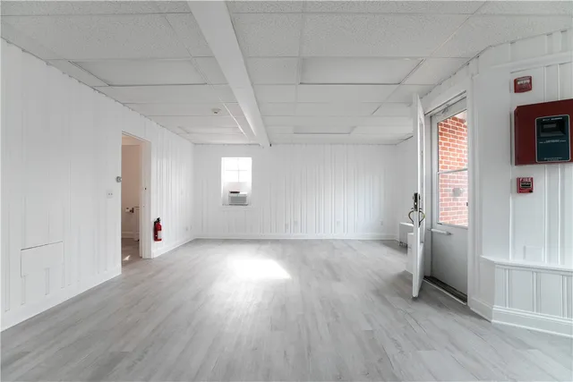 $1,650 | 546 Main Street, Warren, RI 02885