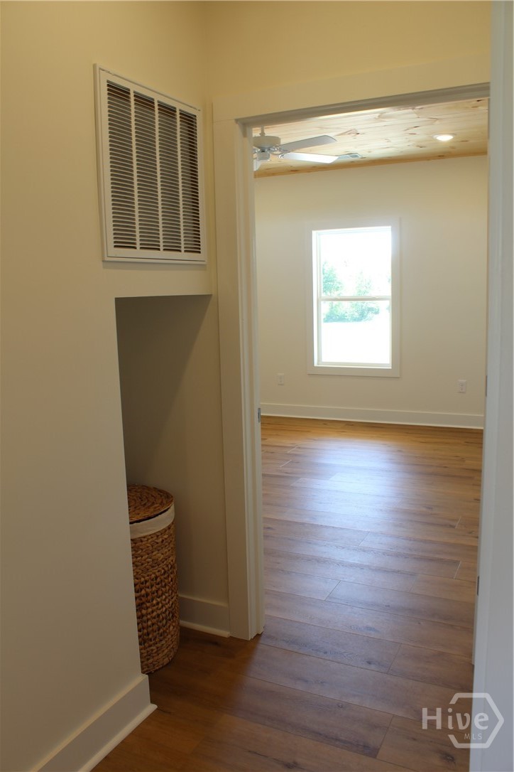 825 New Town Church Road Carlton, GA 30627 - Photo 20 of 49 Secondary bedroom???????????????????????????????????????? hallway
