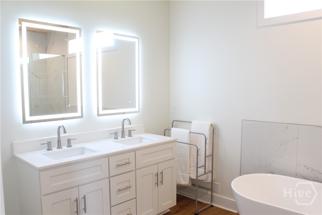 825 New Town Church Road Carlton, GA 30627 - Photo 41 of 49 Primary bathroom