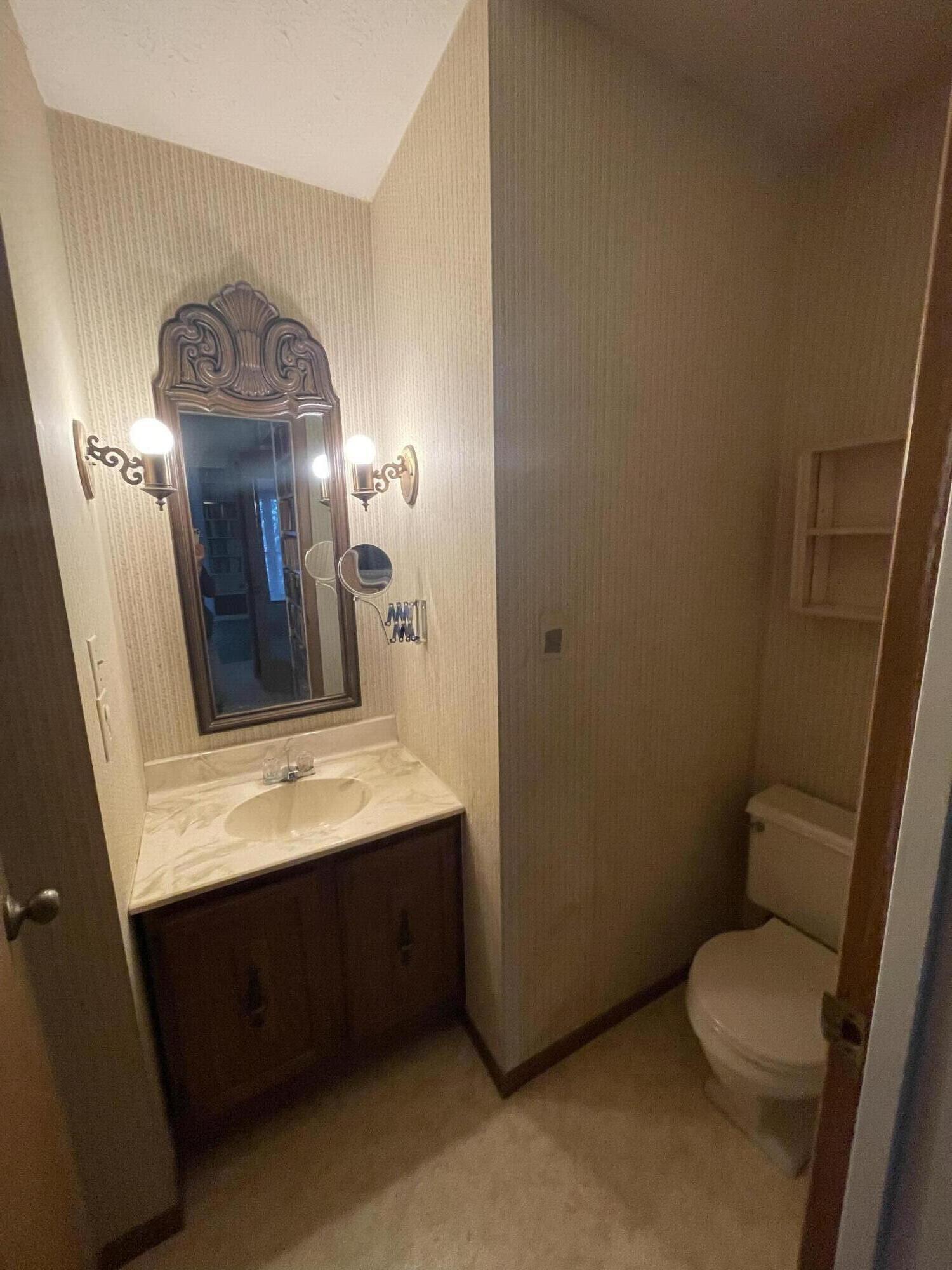 515 Gregg Mill Road Greeneville, TN 37743 - Photo 40 of 102 Second bedroom 3/4 bathroom.