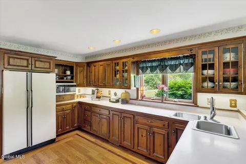 $549,900 | 456 South Kelley Road, Princetown, NY 12306