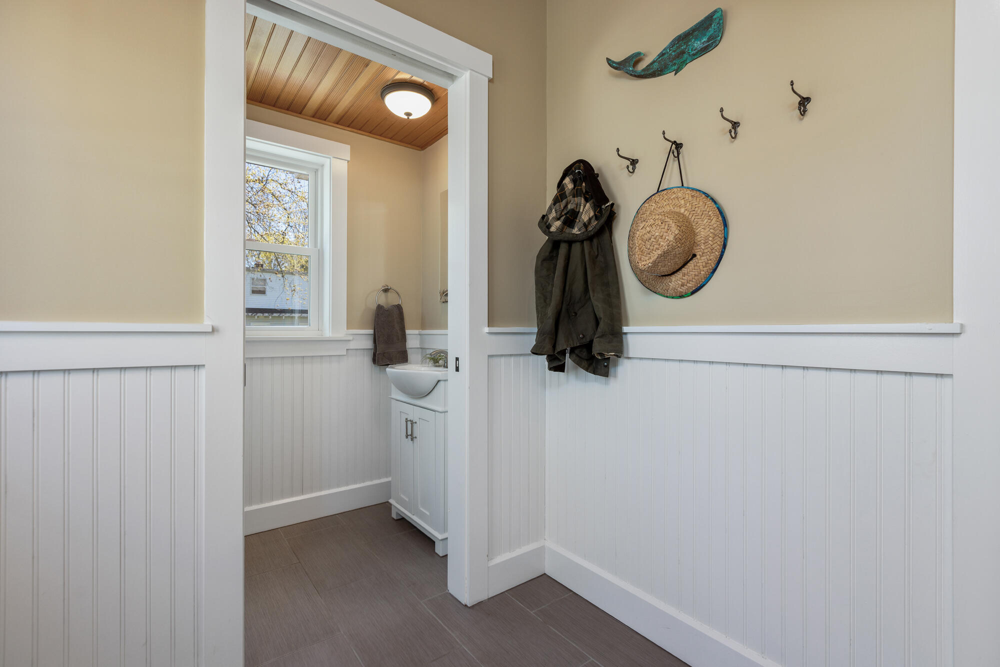 25 Gleckler Road Portland, ME 04103 - Photo 17 of 45 Mudroom-2