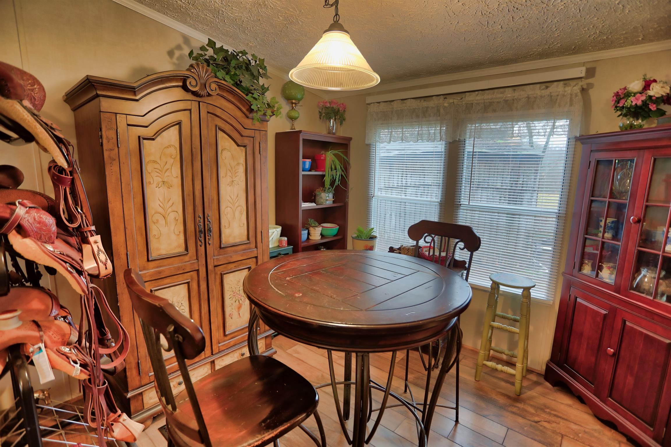 3686 Armstrong Road Springfield, TN 37172 - Photo 8 of 30 a dining room with furniture and window