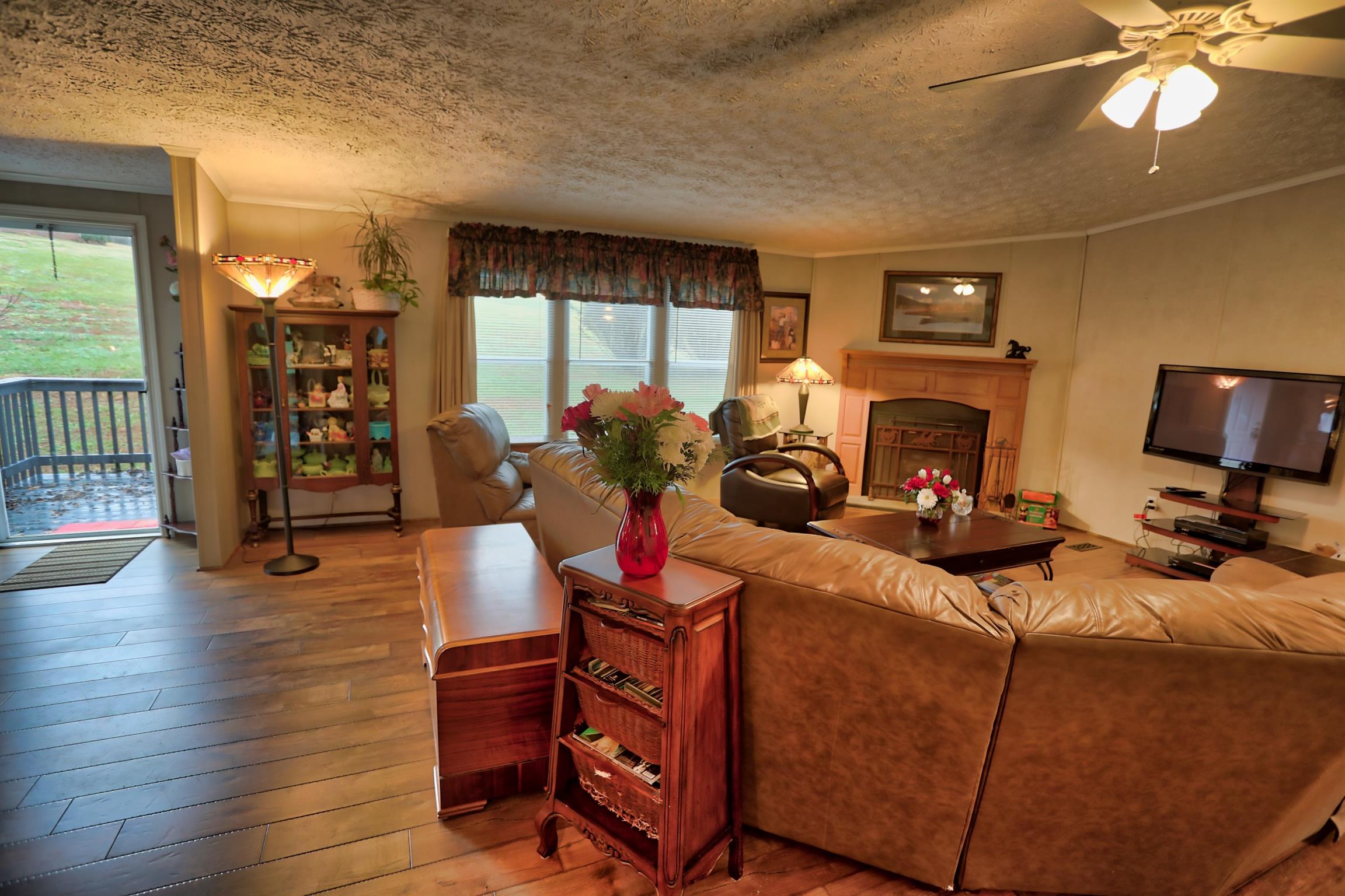 3686 Armstrong Road Springfield, TN 37172 - Photo 9 of 30 a living room with furniture and wooden floor