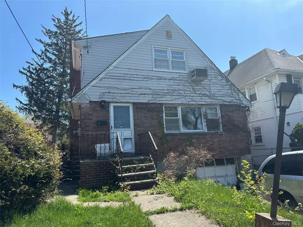 $819,888 | 14-61 154th Street | Beechhurst