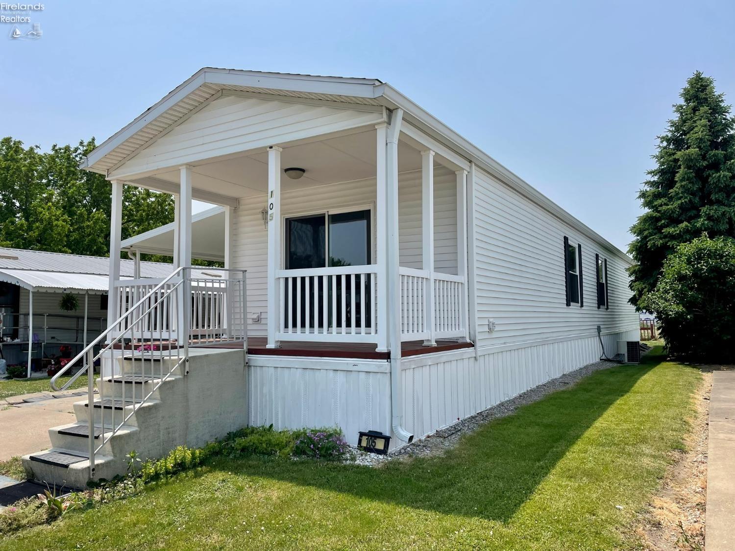 4012 Venice Road Sandusky, OH 44870 - Photo 3 of 23 Gallery Image 3