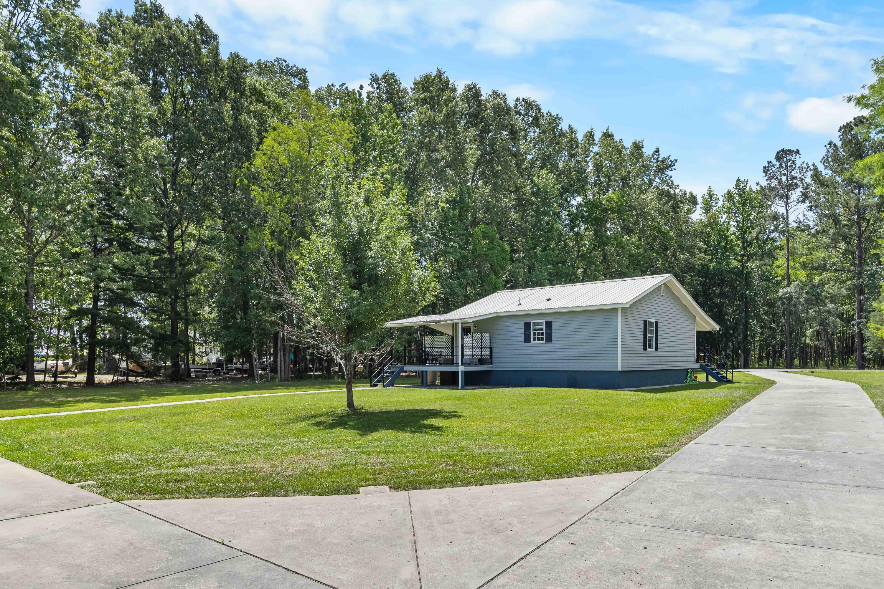 589 Back Field Road Walterboro, SC 29488 - Photo 22 of 30 Back of house