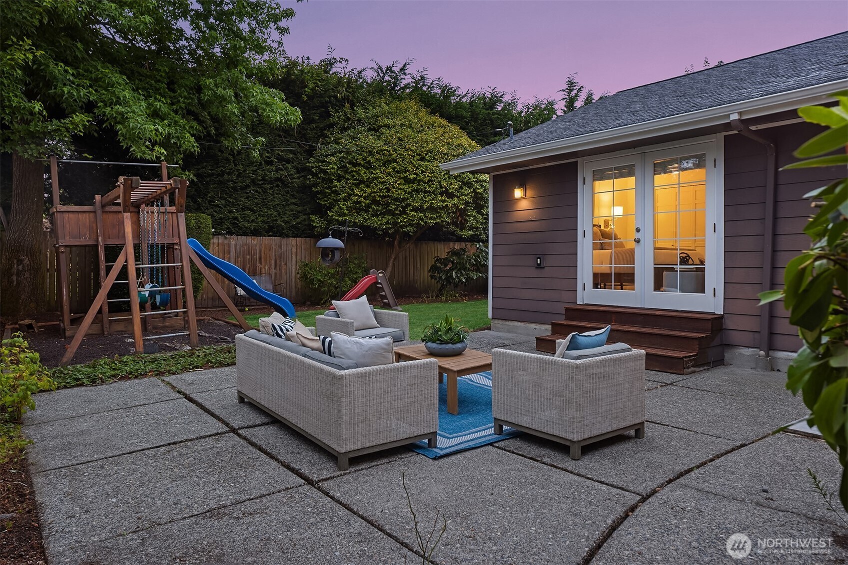6425 Hampton Road South Seattle, WA 98118 - Photo 30 of 36