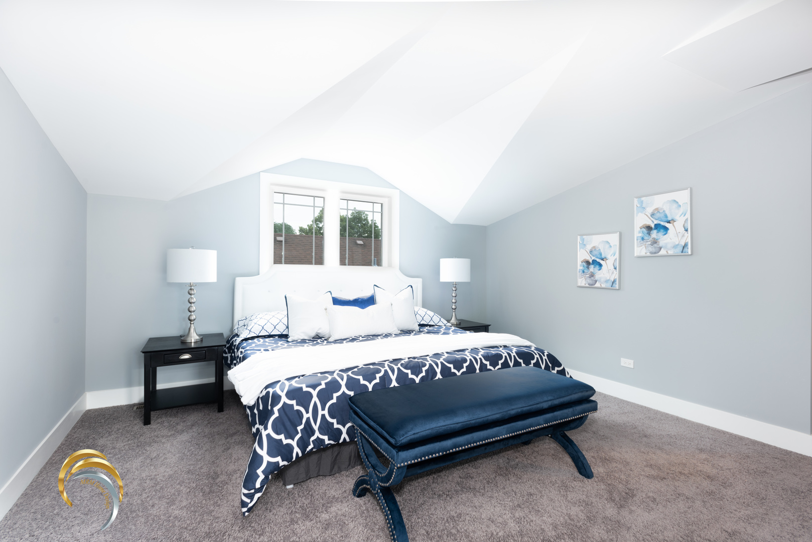 212 Gage Road Riverside, IL 60546 - Photo 11 of 19 a bedroom with a bed and a lamp