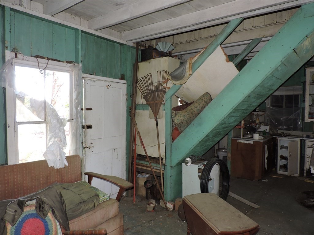 4 Long Island Webster, MA 01570 - Photo 17 of 27 a living room with furniture