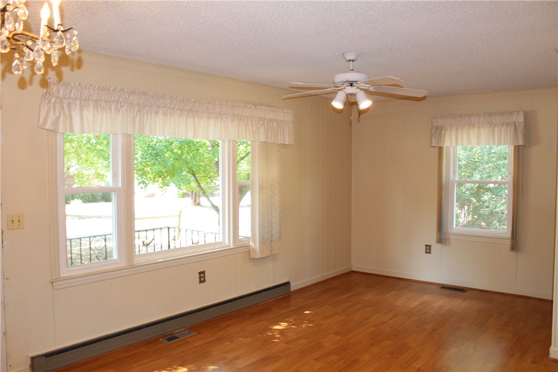 910 Gordon Street Anderson, SC 29626 - Photo 3 of 18 Gallery Image 3