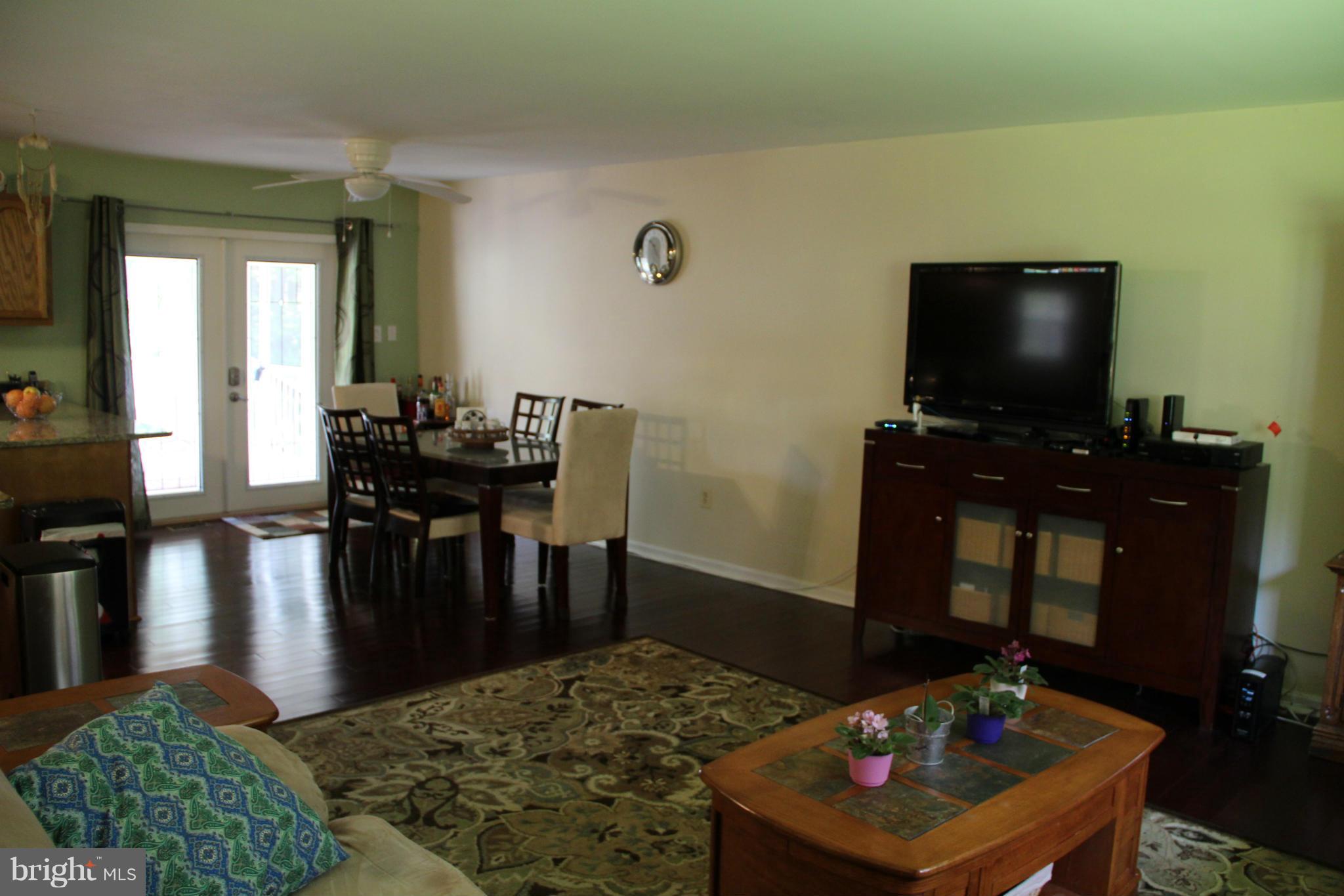 3155 Plum Point Road Huntingtown, MD 20639 - Photo 20 of 29 Living Room