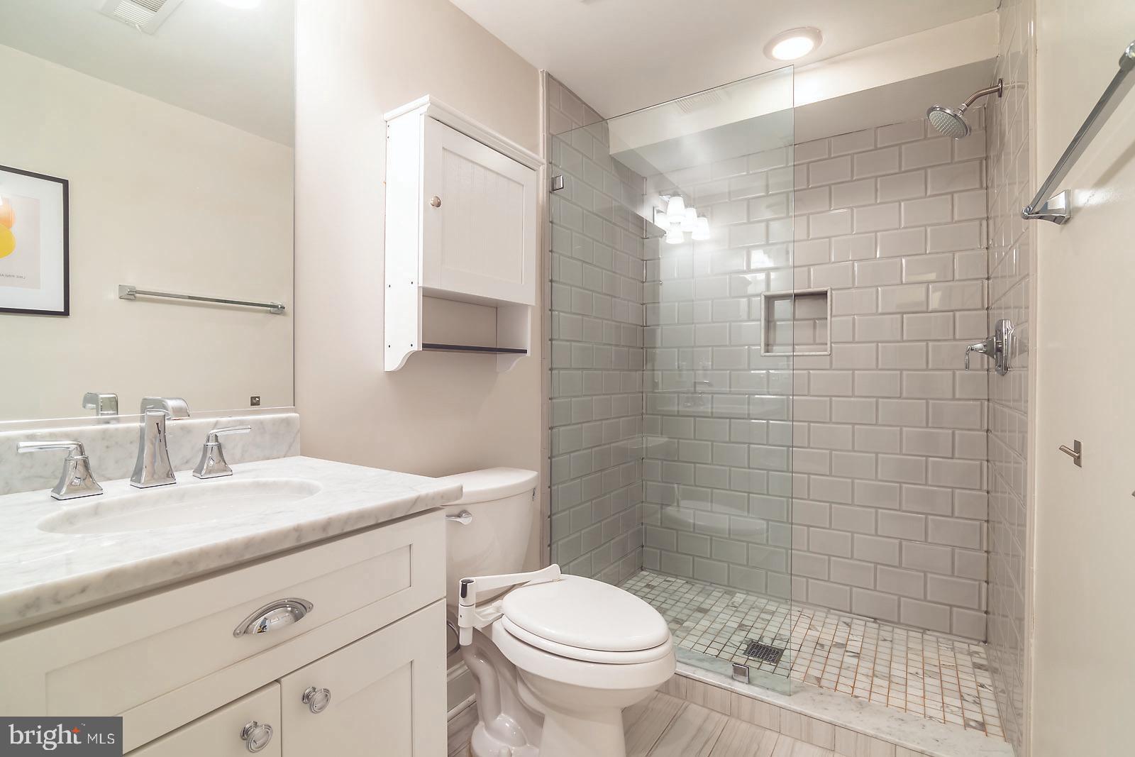 2026 North Capitol Street Northwest, Unit 1 Washington, DC 20002 - Photo 41 of 53 Full bathroom #3