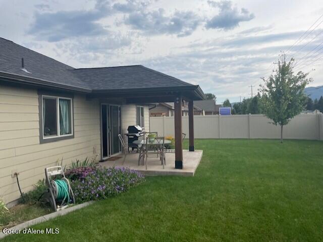 1471 North Fordham Street Post Falls, ID 83854 - Photo 19 of 23 Curbing around the beds