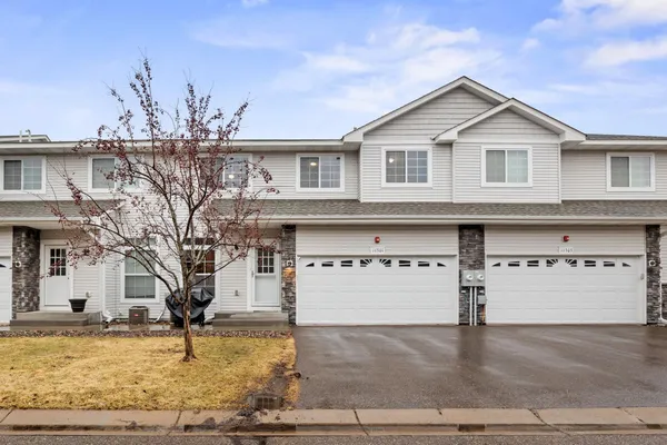 $275,000 | 11301 16th Street Northeast, St. Michael, MN 55376