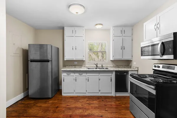$1,100 | 409 East Austin Street, Bellville, TX 77418