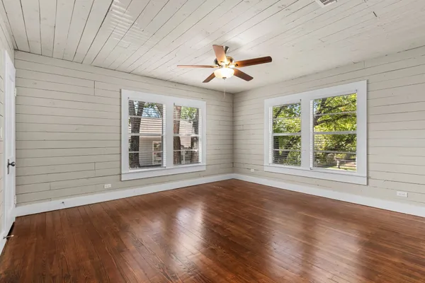 $1,100 | 409 East Austin Street, Bellville, TX 77418