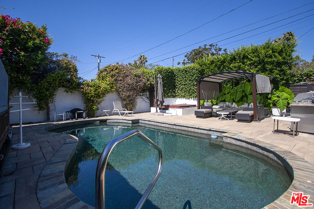 1173 South Point View Street Los Angeles, CA 90035 - Photo 17 of 18