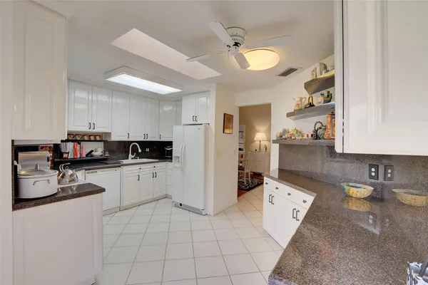 $2,500 | 5051 Pine Drive, Boynton Beach, FL 33437