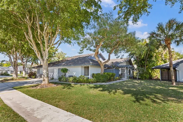 $2,500 | 5051 Pine Drive, Boynton Beach, FL 33437