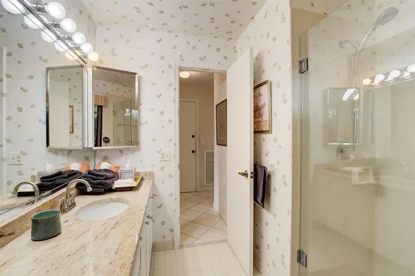 $2,500 | 5051 Pine Drive, Boynton Beach, FL 33437