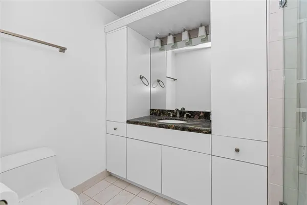 $2,500 | 5051 Pine Drive, Boynton Beach, FL 33437