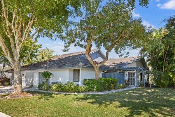 $2,500 | 5051 Pine Drive, Boynton Beach, FL 33437