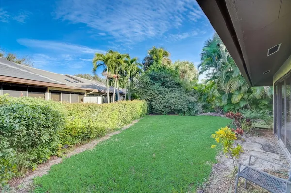 $2,500 | 5051 Pine Drive, Boynton Beach, FL 33437