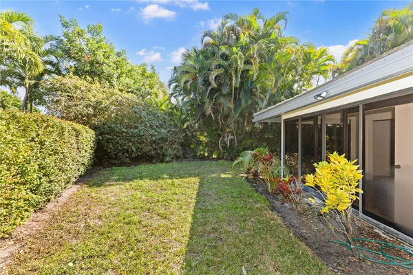 $2,500 | 5051 Pine Drive, Boynton Beach, FL 33437