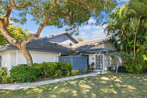 $2,500 | 5051 Pine Drive, Boynton Beach, FL 33437