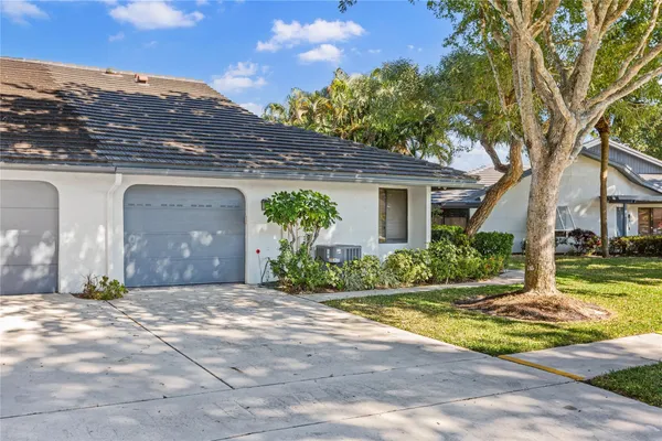 $2,500 | 5051 Pine Drive, Boynton Beach, FL 33437