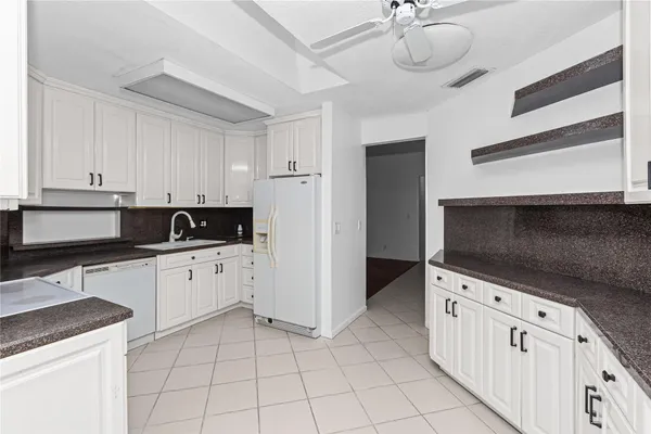 $2,500 | 5051 Pine Drive, Boynton Beach, FL 33437