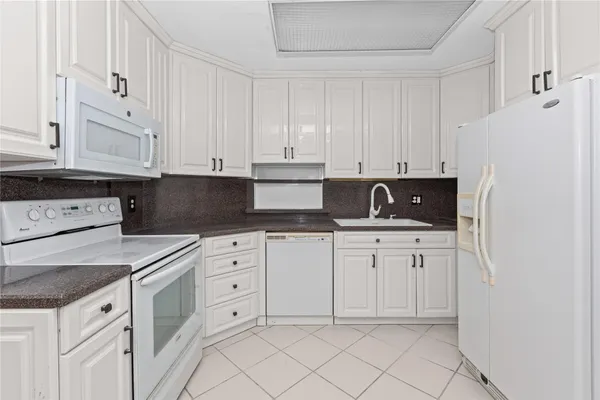 $2,500 | 5051 Pine Drive, Boynton Beach, FL 33437