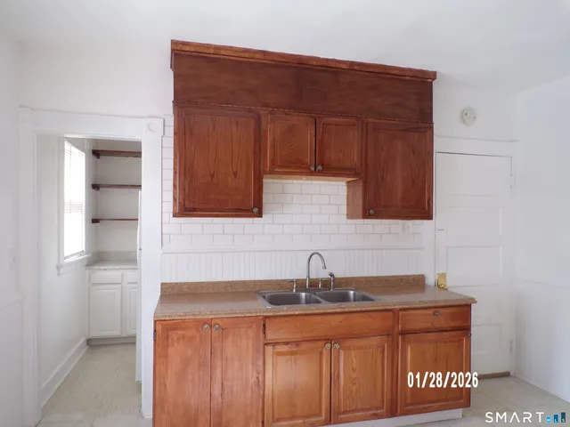 $2,000 | 17 Holbrook Street, Ansonia, CT 06401