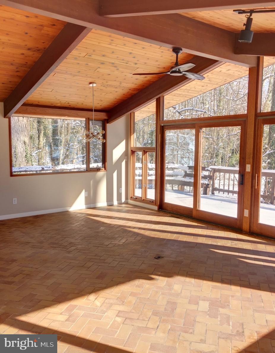 103 Fort Hoyle Road Joppa, MD 21085 - Photo 4 of 19 Vaulted ceilings