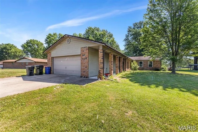 $269,999 | 2266 Kaiser Road, New Athens, IL 62264