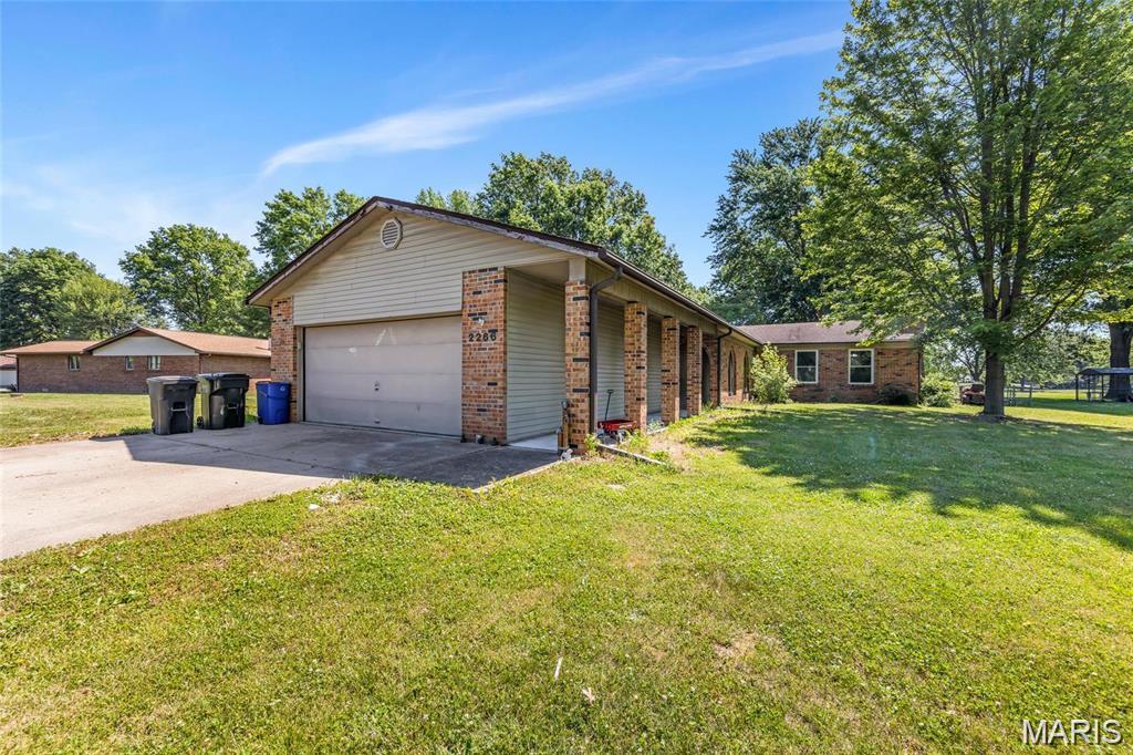 2266 Kaiser Road New Athens, IL 62264 - Photo 1 of 5