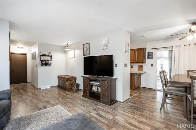 $269,999 | 2266 Kaiser Road, New Athens, IL 62264