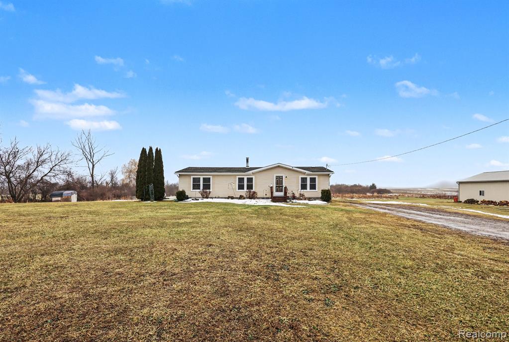 12509 Norman Road Yale, MI 48097 - Photo 4 of 25