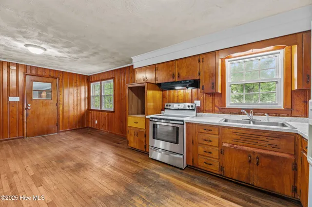 $1,750 | 607 Pinetree Drive, New Bern, NC 28562