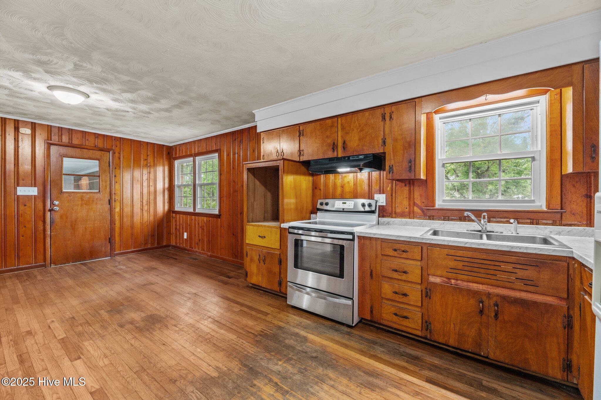 607 Pinetree Drive New Bern, NC 28562 - Photo 12 of 26 23-web-or-mls-DSC_2692