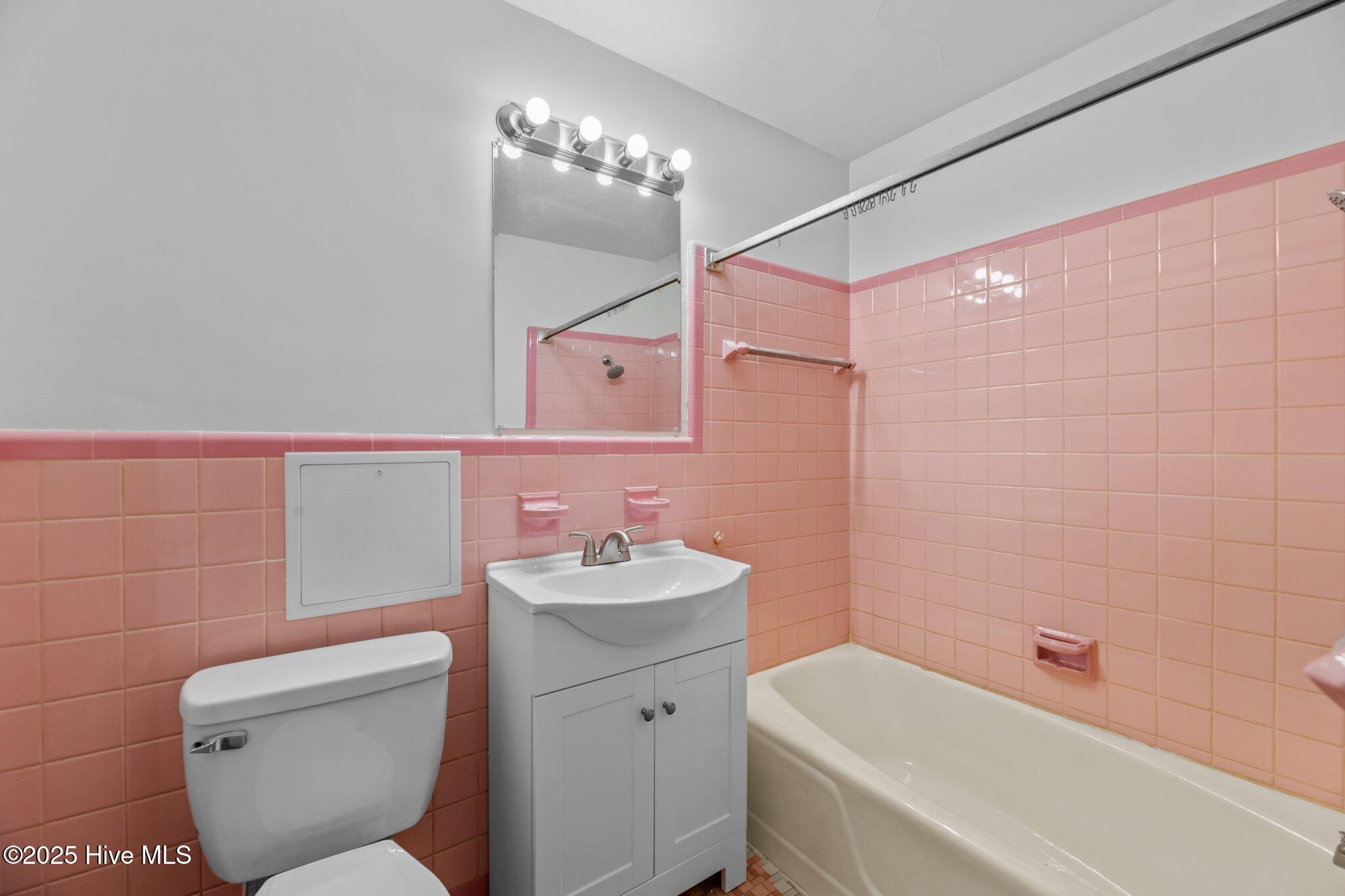 607 Pinetree Drive New Bern, NC 28562 - Photo 13 of 26 24-web-or-mls-DSC_2695