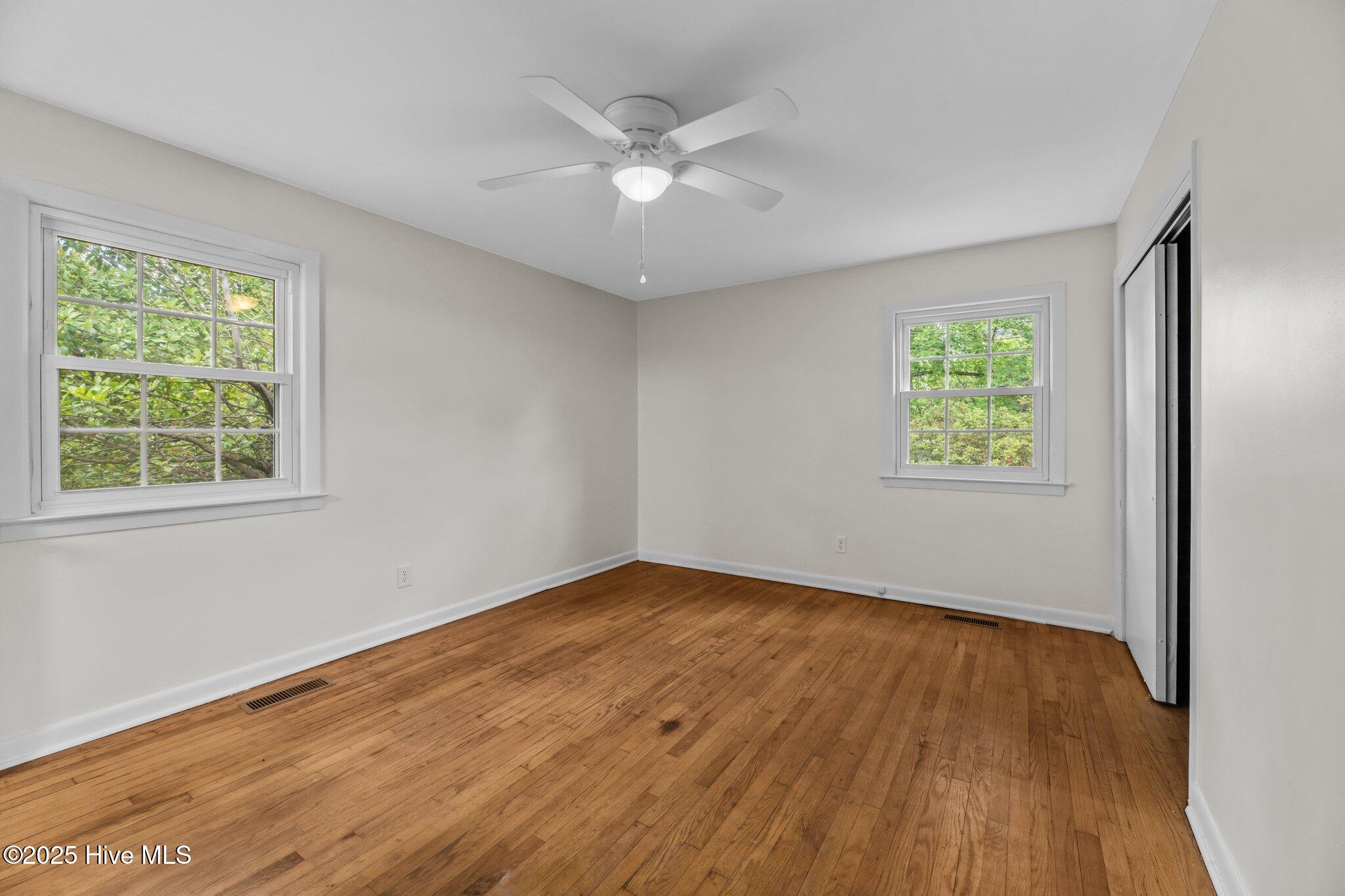 607 Pinetree Drive New Bern, NC 28562 - Photo 14 of 26 25-web-or-mls-DSC_2698